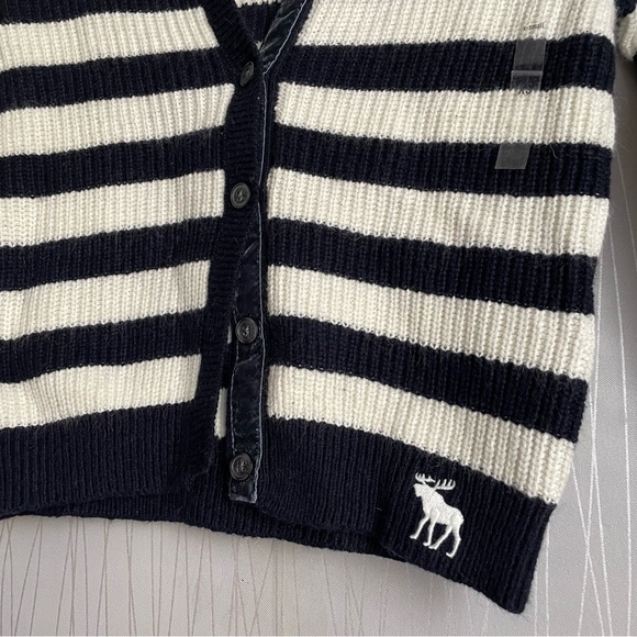 Abercrombie & Fitch Small Sweater Blue/White Striped Button Up Size XS - Picture 4 of 6